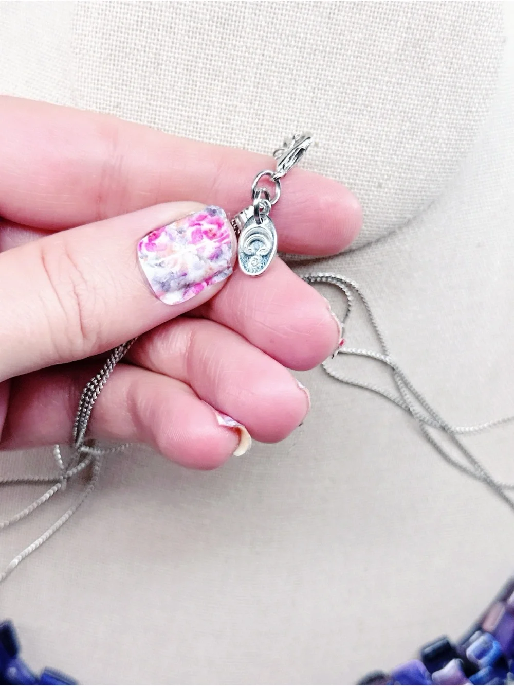 535c. Purple Shell Necklace Charming Charlie